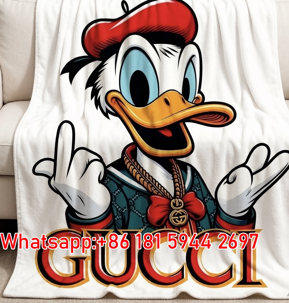 Gucci Throw Blankets Stretchy Full-Print Gucci x Winnie the Pooh Sofa Blanket GGJY (24)